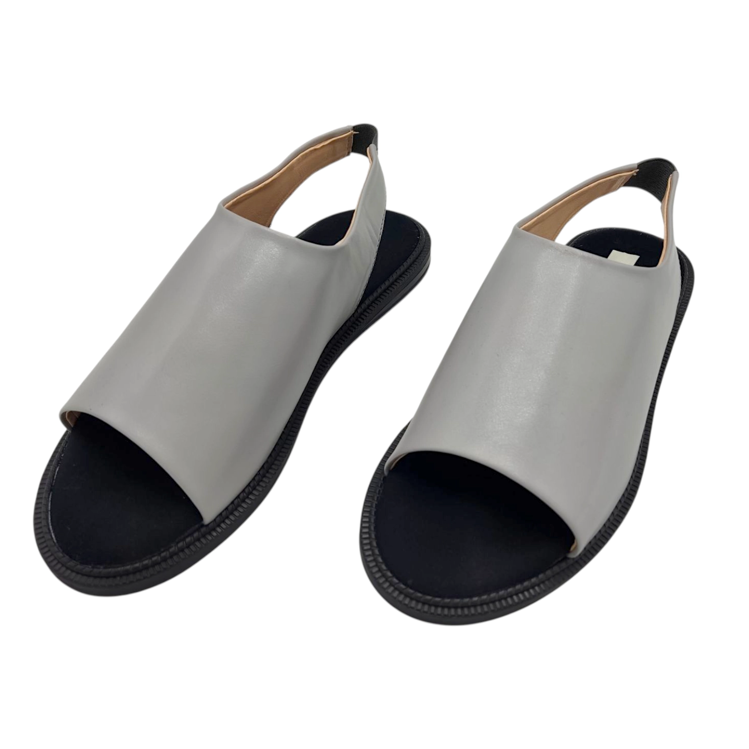 صندل چرم زنانه پشت بنددار ناریکا طوسی rad - Image 3